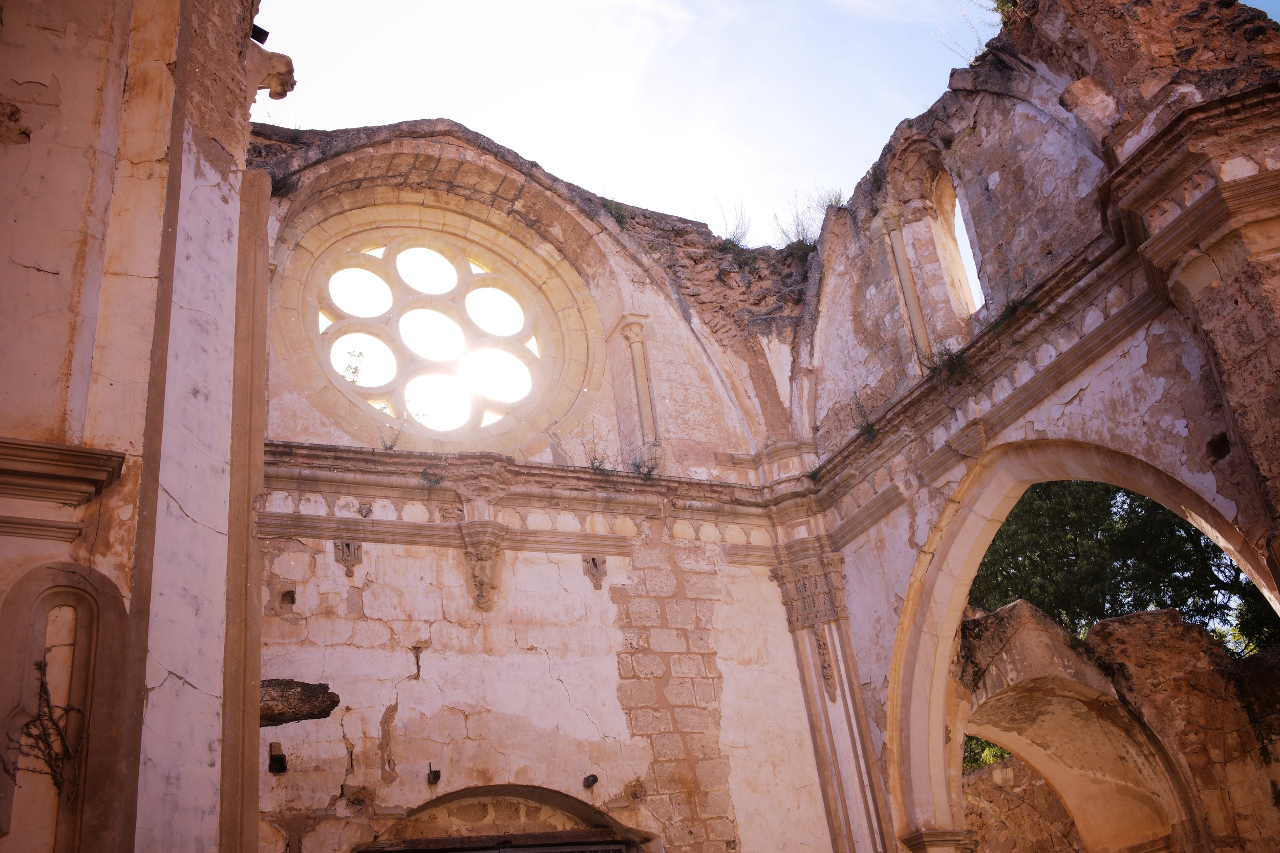  Un detalle de la arquitectura cisterciense del Monasterio de Piedra. 
